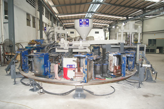 Machine de moulage par injection de botte de couleur de 12 références 1/2, bottes de caoutchouc faisant la machine