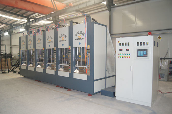 8 stations chaussent la ligne de fabrication unique de production à la machine pour la pantoufle/sandales/bottes d'EVA