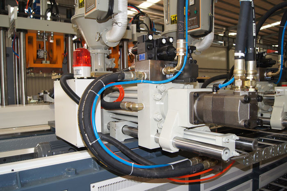 Le double statique poste la semelle de TPR faisant à injecteur des machines deux 70-100 paires par heure