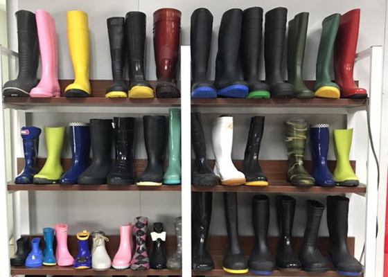 Chaussures rotatoires automatiques faisant la machine pour des bottes de caoutchouc/bottes de sécurité