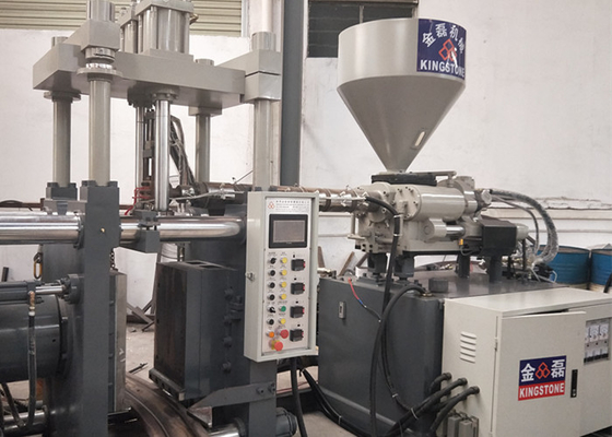 Machine de moulage par injection de la couleur 55KW deux pour des bottes de caoutchouc en plastique