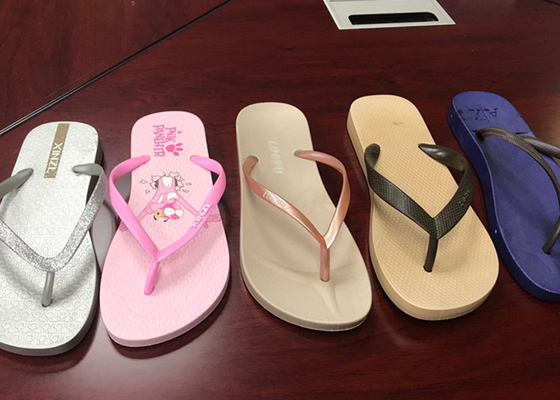 Machine de Flip Flop Hawai Slipper Manufacturing de 192 paires/heure