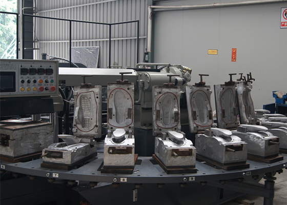 Sandales pour enfants rendant le fonctionnement facile du servomoteur de la machine