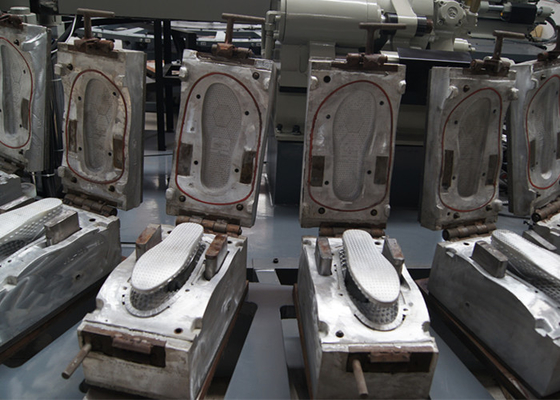 Chaussure de PVC faisant l'injection rotatoire de moteur servo de station de l'équipement 24