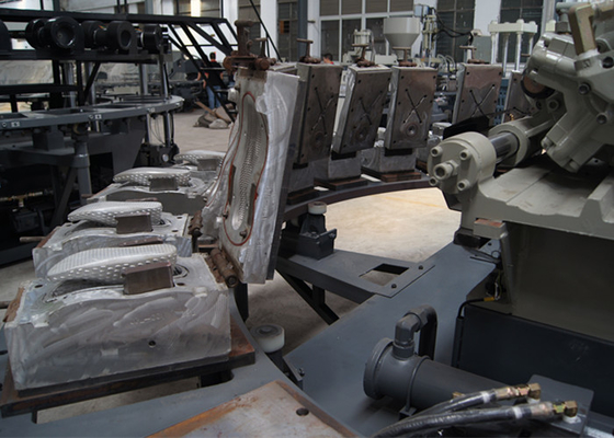 Machine de moulage par injection de coup de mousse de PVC 25.5KW pour la fabrication de chaussure