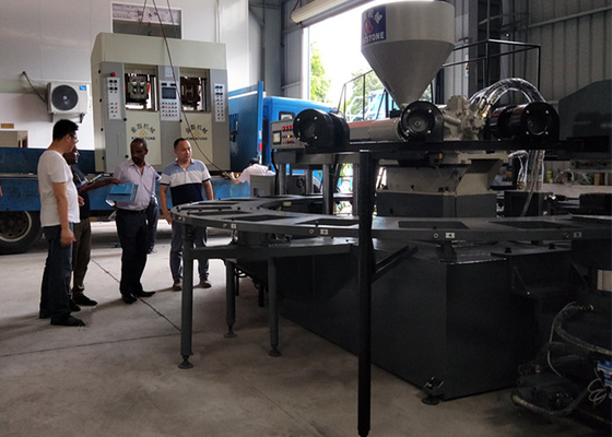 Le soufflement d'air chausse la machine Chappal en caoutchouc d'injection faisant la machine