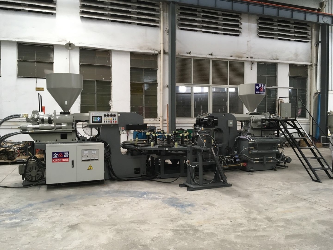 1 machine unique rotatoire de moulage par injection de PVC de 2 couleurs